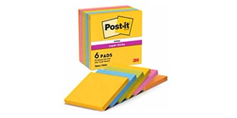 Un paquete de Notas Post-it® Super Sticky en varios colores, con seis blocs
